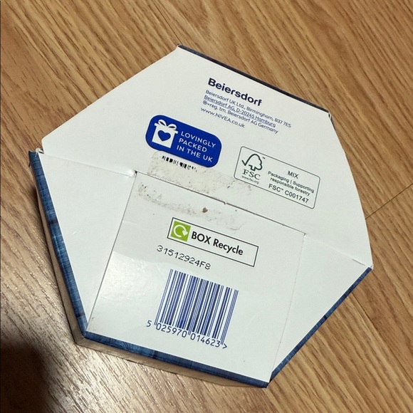 Nivea Festive Skin Treats Gift Set - Picture 2 of 7